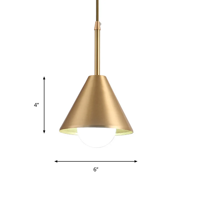 Halverwege de eeuw kegelvormige metalen hanglamp met één lamp, plafondophanglamp messing boven eettafel Clearhalo