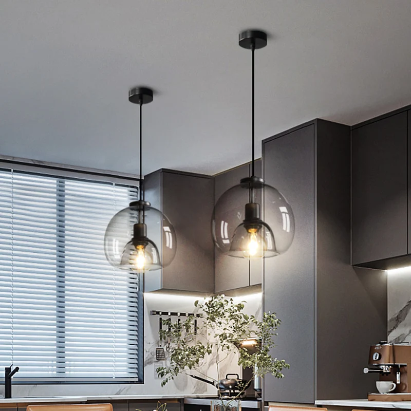 Handgeblazen glazen koepel hanglamp Minimalistische 1-lichts zwarte hanglamp boven tafel Clearhalo