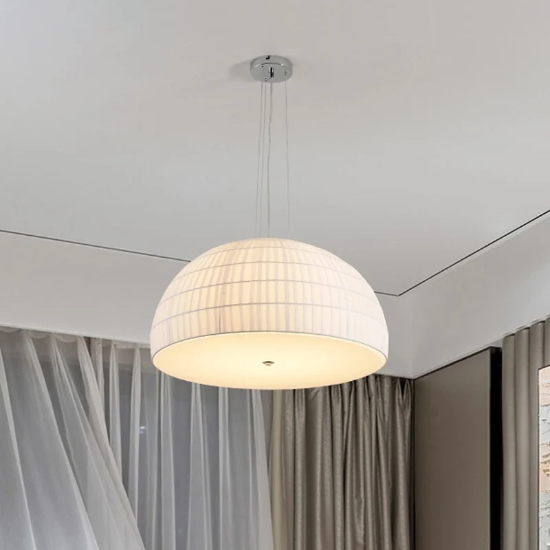 Hangende plafondlamp van stof met koepel, moderne 4-lichts witte kroonluchterlamp Clearhalo