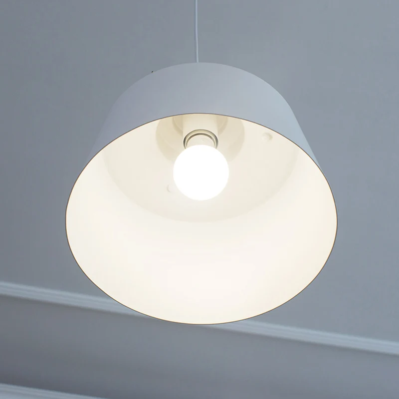 Hanglamp met 1 kop en emmerkap Moderne, stijlvolle metalen hanglamp wit Clearhalo