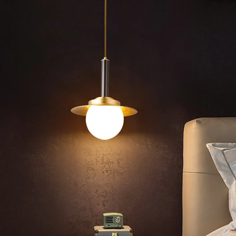 Hanglamp met metalen kap, postmoderne messing hanglamp met 1 kop en glazen bolvormige kap aan de onderkant Clearhalo