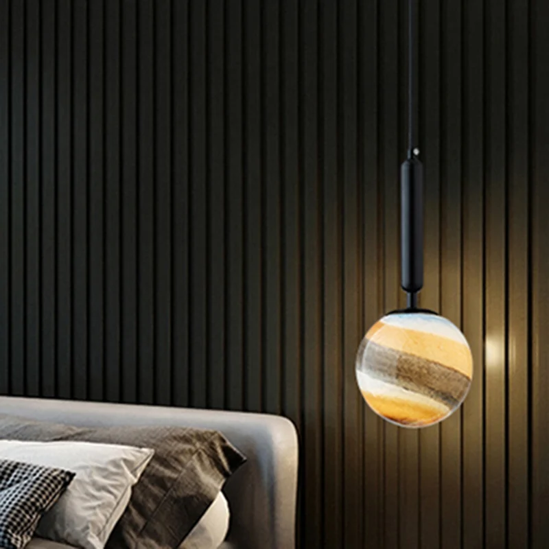 Hanglamp met 1 slaapkamer, eigentijds goud/zwart, hangend plafondlicht met bolvormige matglazen kap Clearhalo