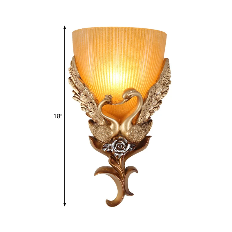 Hars Gans Wandverlichting Ideeën Klassieke slaapkamerwandlamp met 1 lamp goud met kom Amber geribbelde glazen kap Clearhalo