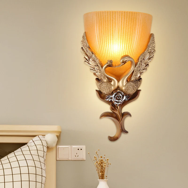 Hars Gans Wandverlichting Ideeën Klassieke slaapkamerwandlamp met 1 lamp goud met kom Amber geribbelde glazen kap Clearhalo