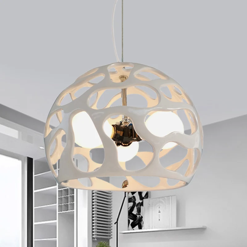 Hars uitgesneden koepel hangende hanglamp moderne 3-lichts wit/rode plafondkroonluchter boven keukendinette Clearhalo