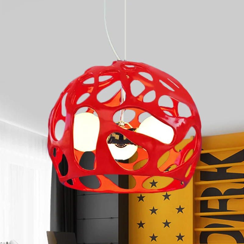 Hars uitgesneden koepel hangende hanglamp moderne 3-lichts wit/rode plafondkroonluchter boven keukendinette Clearhalo