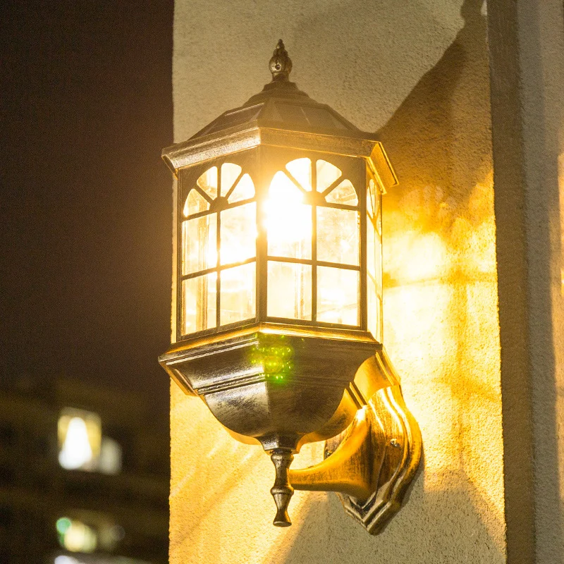 Helder glas zwart/messing zonne-wandverlichting gefacetteerde traditionele LED-lantaarn wandkandelaar voor buiten Clearhalo