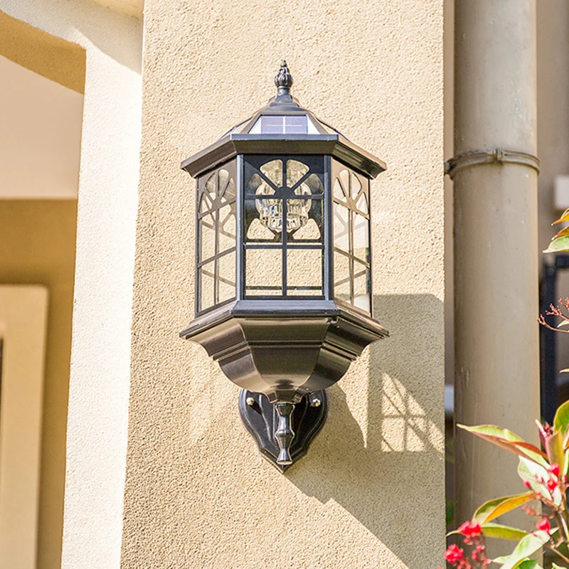 Helder glas zwart/messing zonne-wandverlichting gefacetteerde traditionele LED-lantaarn wandkandelaar voor buiten Clearhalo
