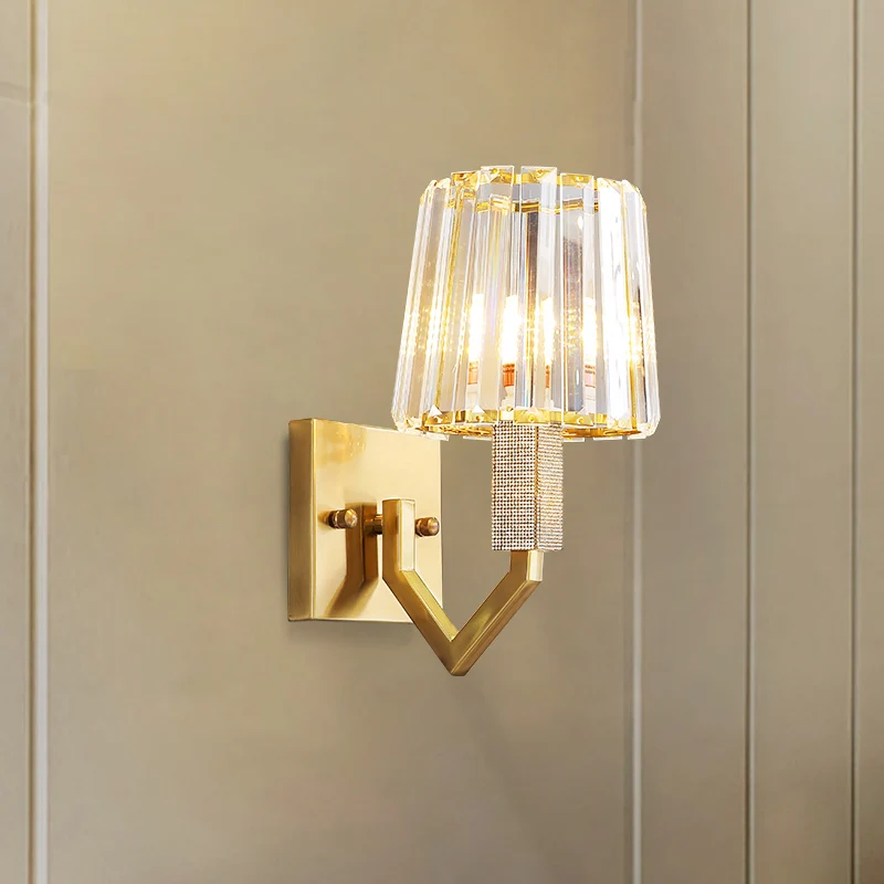 Helder kristal prisma gouden wandverlichting taps toelopende kap 1-lichts postmoderne wandmontage lichtarmatuur Clearhalo