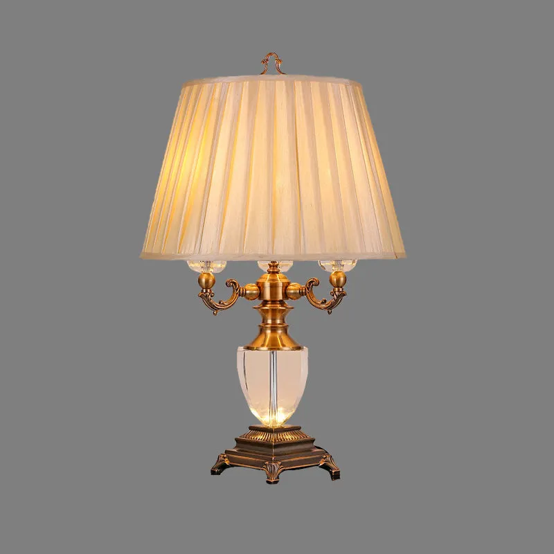 3 hoofden taps toelopende trommel kristallen taaklamp modernisme stoffen leesboeklicht beige Clearhalo