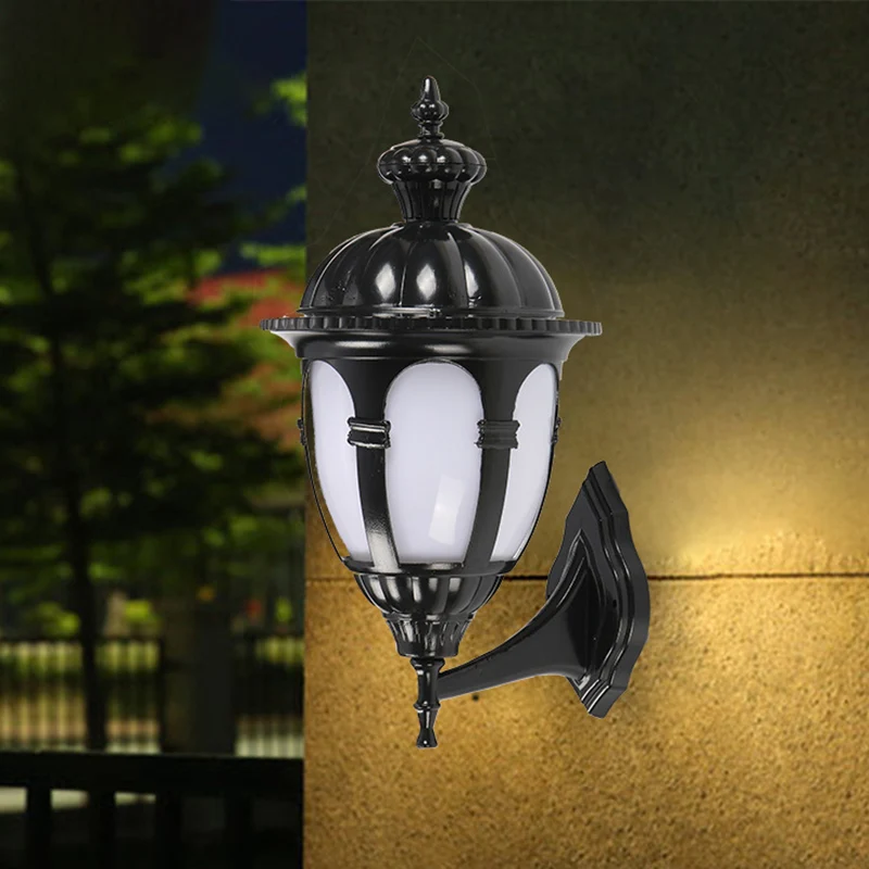 1 hoofdmuurverlichtingsideeën Platteland Binnenplaats Schanslamp met urn Witte plastic kap zwart Clearhalo
