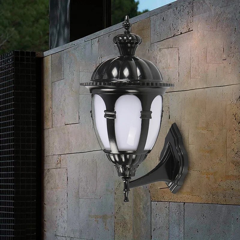 1 hoofdmuurverlichtingsideeën Platteland Binnenplaats Schanslamp met urn Witte plastic kap zwart Clearhalo