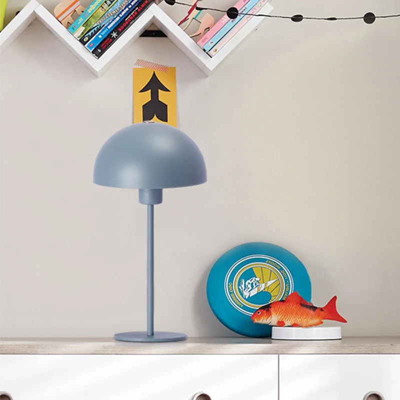 1 hoofdstudietaakverlichting Mocaron blauw kleine bureaulamp met halfronde metalen kap Clearhalo