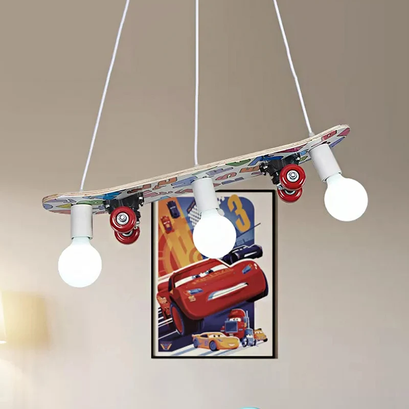 Houten skateboard hanglamp 3-lichts sportstijl kroonluchter voor kinderslaapkamer Clearhalo