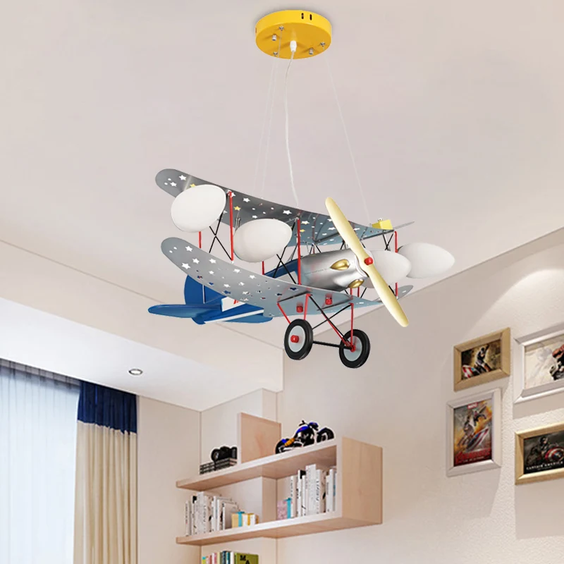 IJzeren gevechtsvliegtuigen hanglamp Kid, blauwe kroonluchterlamp met 4 lampen en ovale ivoorkleurige glazen kap Clearhalo