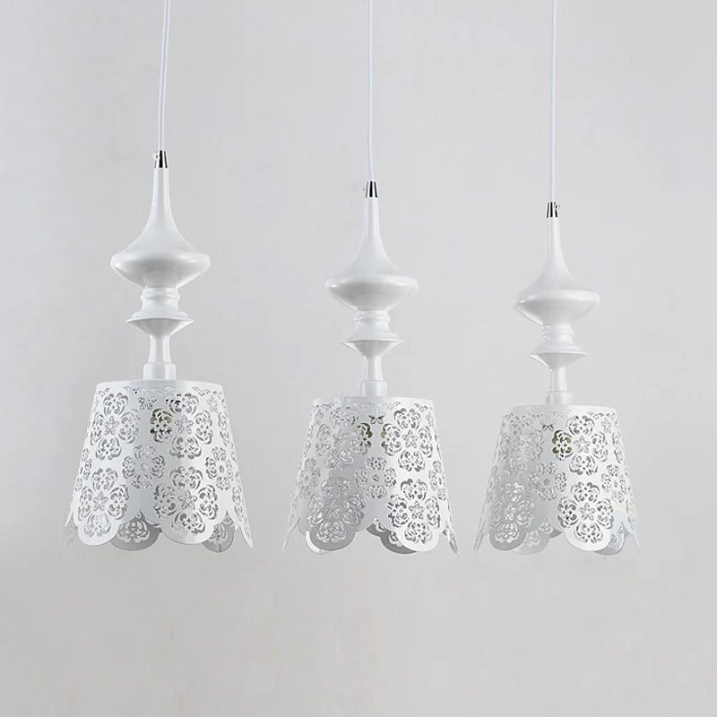 IJzeren witte multi-hanglamp uitgeholde geschulpte pastorale plafondhanglamp met 3 lampen Clearhalo