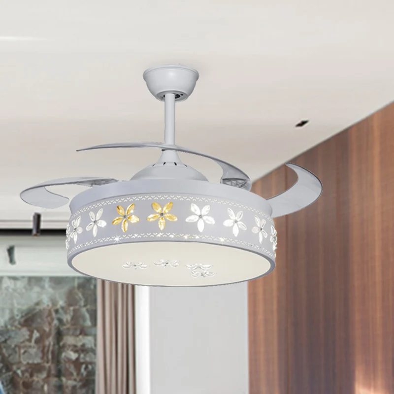 Ingebouwde kristallen bloem LED-plafondventilator, eenvoudige stijl, witte hanglampenset met 4 bladen Clearhalo