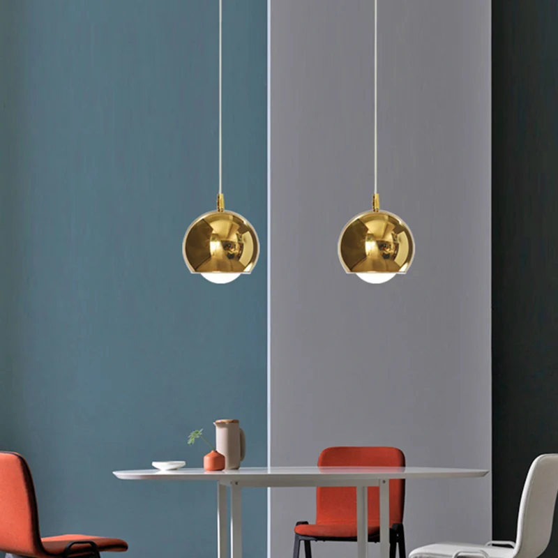 Iron Globe hanglamp Post Modern 1-kops draaibare LED-hanglampenset goud boven tafel Clearhalo