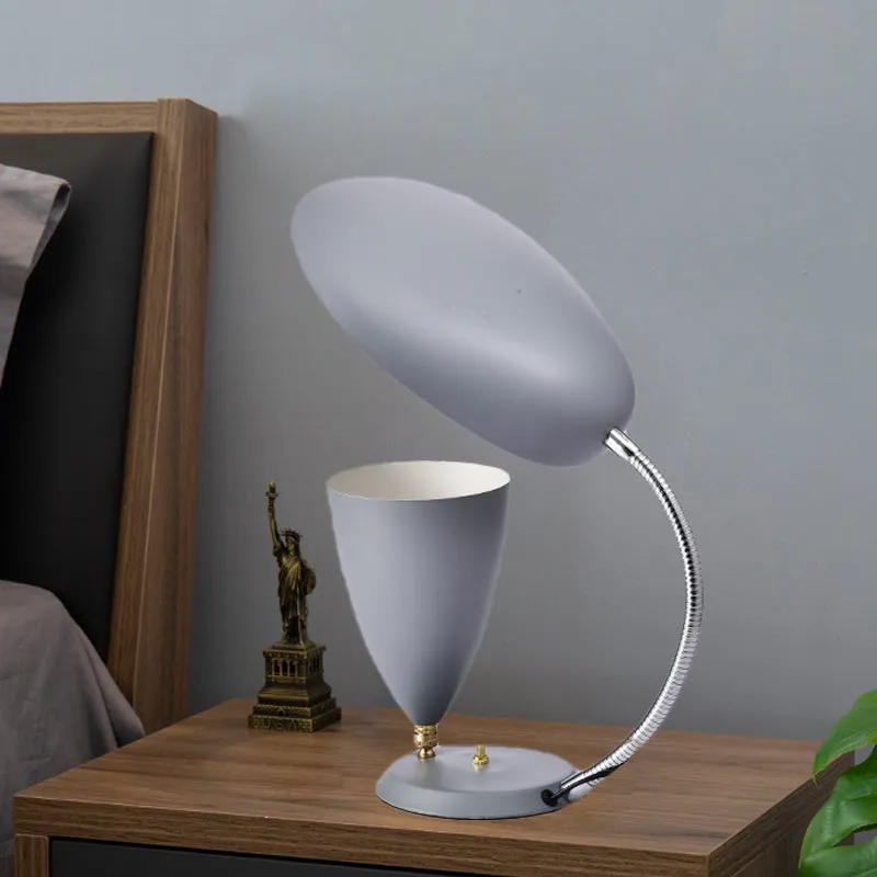 Iron Sharp tong- en kegeltafellamp Moderne LED-leeslamp wit/zwart/grijs met verstelbare arm Clearhalo