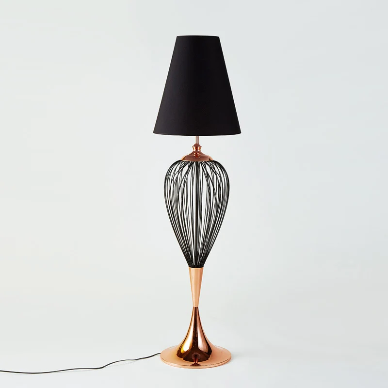 Iron Teardrop Cage staande lamp modernistische 1-kops vloerlamp zwart met kegelvormige stoffen kap Clearhalo