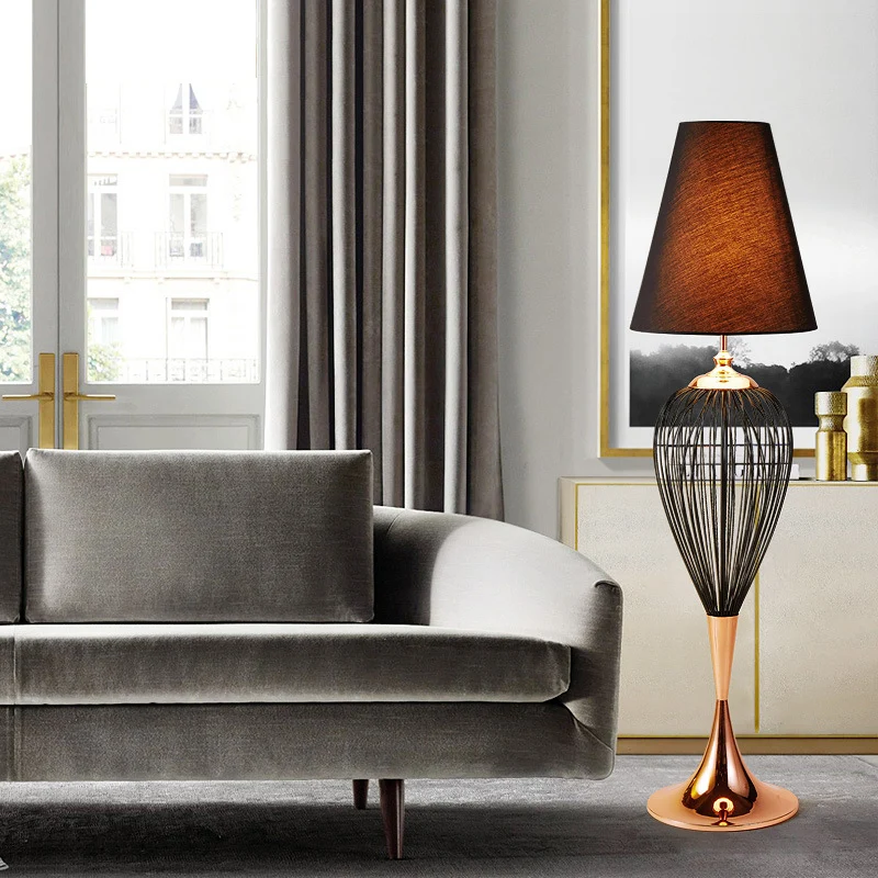 Iron Teardrop Cage staande lamp modernistische 1-kops vloerlamp zwart met kegelvormige stoffen kap Clearhalo