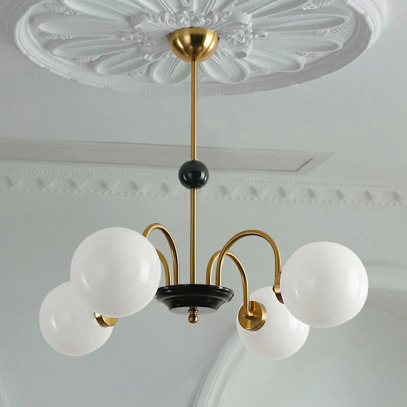 Ivoren glazen bolkroonluchter postmodern zwart en messing hangende verlichting voor eetkamer Clearhalo