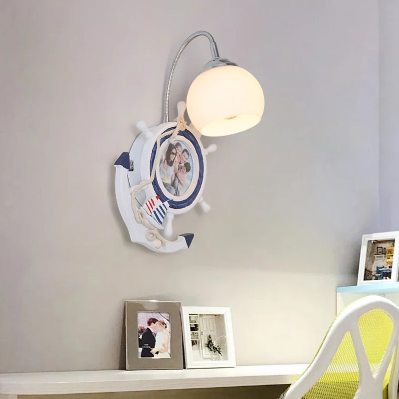 Kinderstijl 1 lamp schansverlichting met melkachtige glazen kap Wit Globaal wandgemonteerd licht Clearhalo