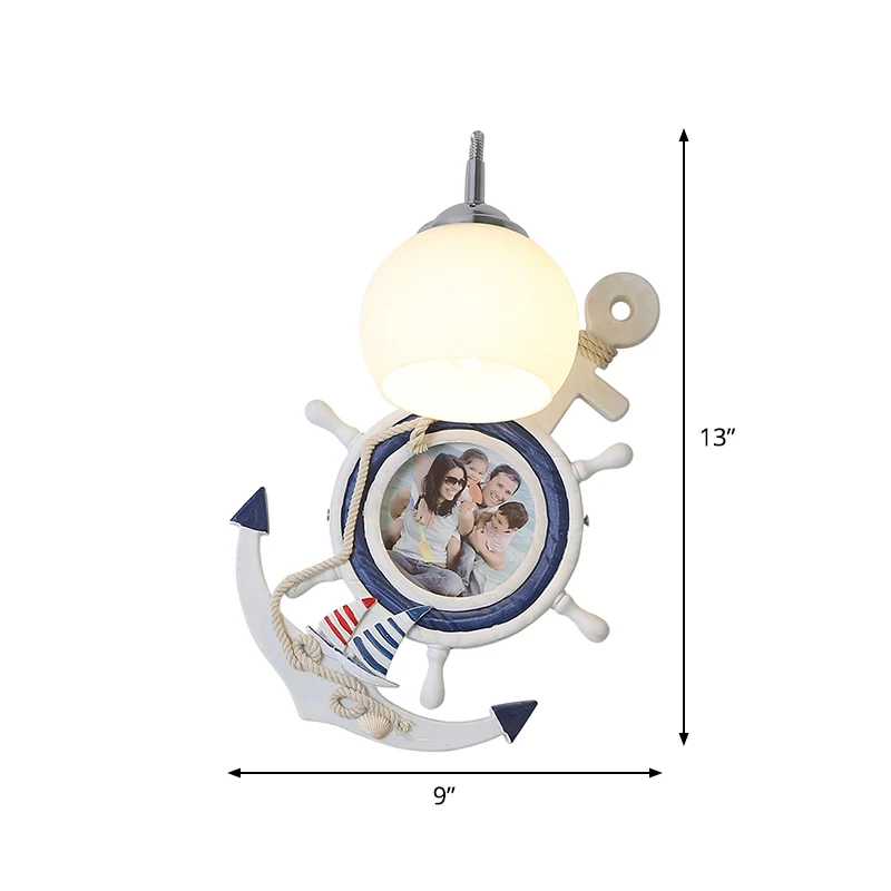 Kinderstijl 1 lamp schansverlichting met melkachtige glazen kap Wit Globaal wandgemonteerd licht Clearhalo