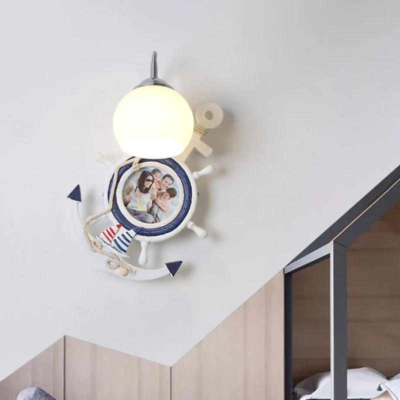 Kinderstijl 1 lamp schansverlichting met melkachtige glazen kap Wit Globaal wandgemonteerd licht Clearhalo