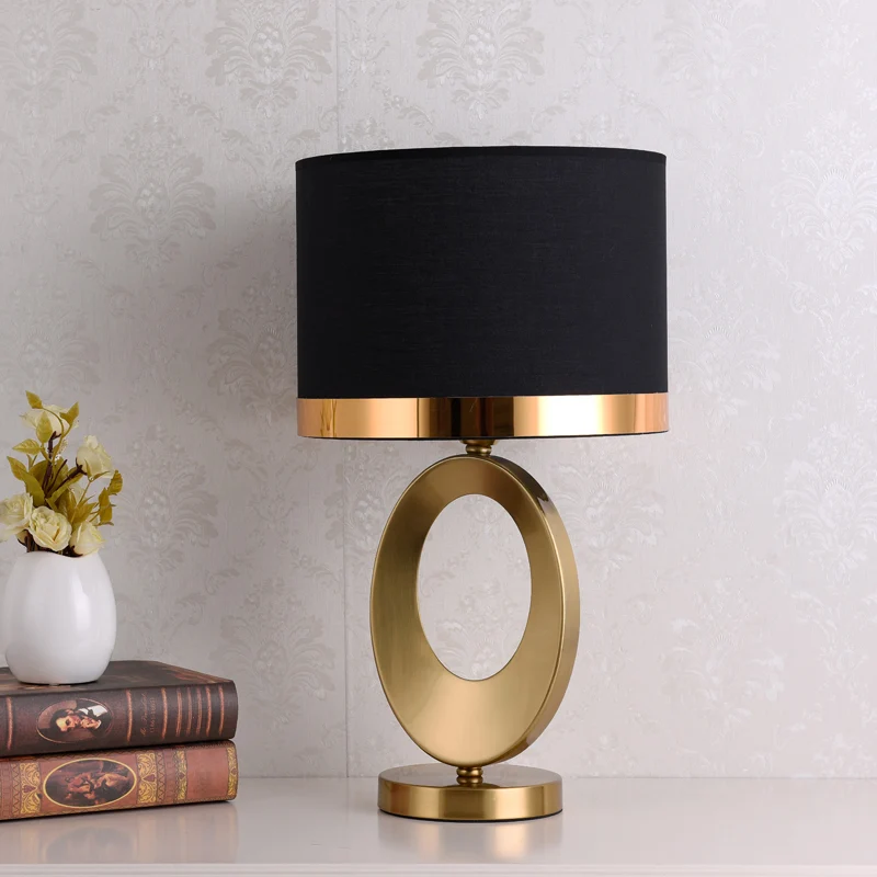 Klassieke stijl Drum Shade Tafellamp 1 Kop Stoffen Nachtkastje Verlichting voor studeerkamer Clearhalo