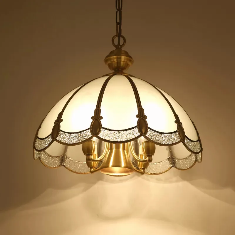 Kleine/grote 3/5 lichts kroonluchterlamp vintage geschulpte opaalglazen plafondverlichting messing Clearhalo