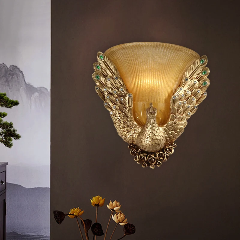 Klokvormige zitkamerwandkandelaar Cottage Amber geribbeld glas 1-kops gouden wandverlichtingsidee met pauwontwerp Clearhalo