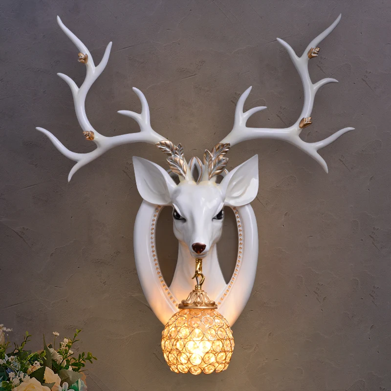 Koepelwandlamp Traditioneel metaal en kristal 1 Lichtbruin/wit schanslamp met hertendecoratie Clearhalo