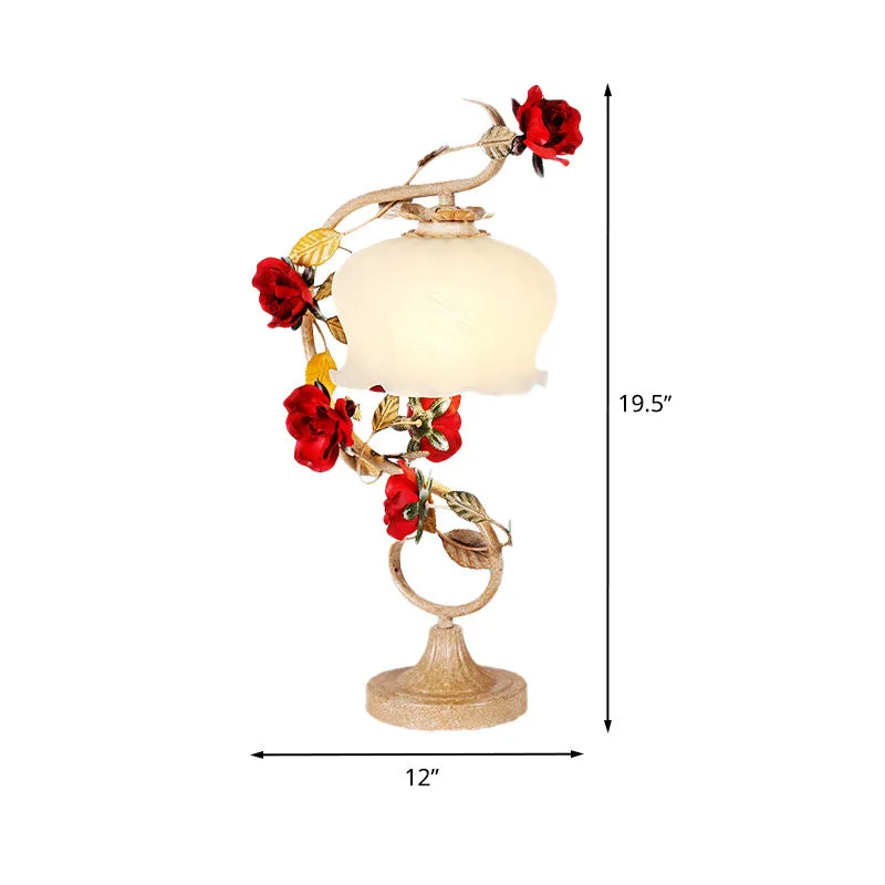 Koffie 1-koppig nachtlampje Romantische pastorale metalen geschulpte tafellamp met rozendecor voor slaapkamer Clearhalo