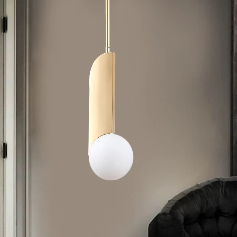 Koloniale bolvormige plafondhanglamp 1 lamp ivoorkleurige glazen ophangverlichting goud voor woonkamer Clearhalo