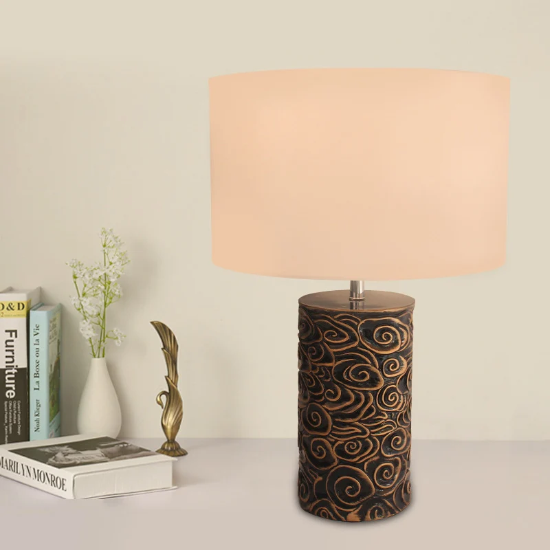 1 kop hars tafelverlichting vintage bronzen scroll-patroon pijler slaapkamer nachtlamp met ronde stoffen lampenkap Clearhalo