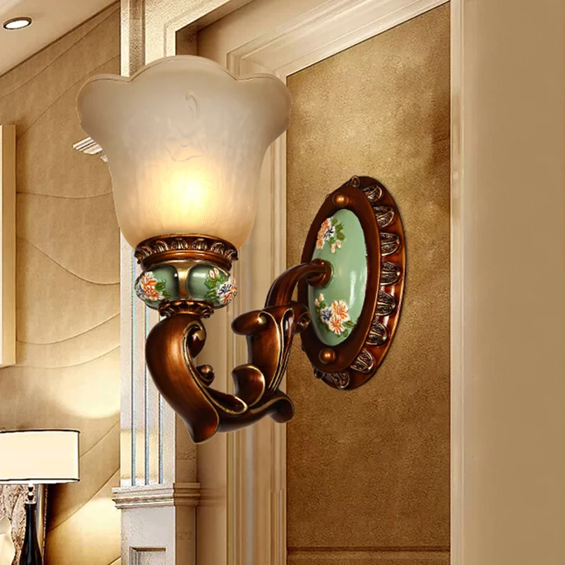 1 kop opaal glazen schanslamp traditionele bruine bloemenvormige gang wandgemonteerde verlichting Clearhalo