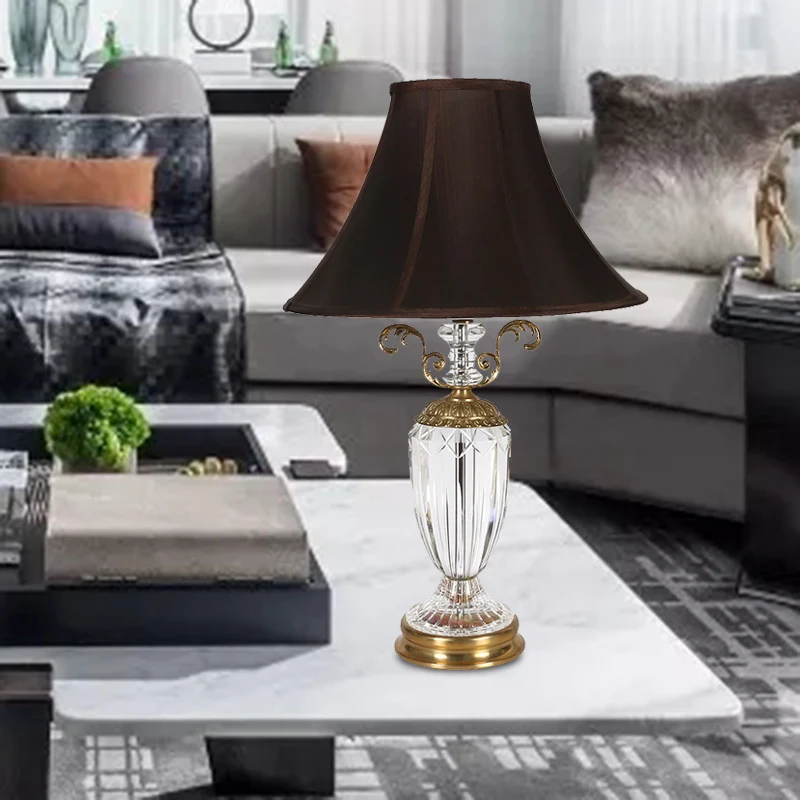 Kristallen nachtlamp met 1 slaapkamer, eenvoudig zwart nachtkastje met conische stoffen kap Clearhalo