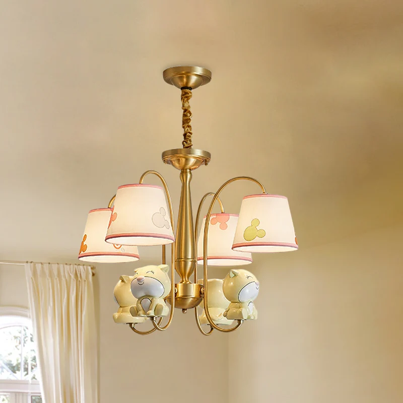 Kroonluchter met messing afwerking, gebogen arm, licht cartoon, 4 lampen, metalen hanger met stoffen kap en hondendecor Cl...