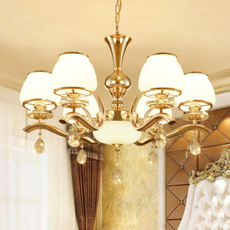 Kroonluchterlamp met gouden afwerking, minimalistisch taps toelopend wit glas, hanglamp voor zitkamer Clearhalo