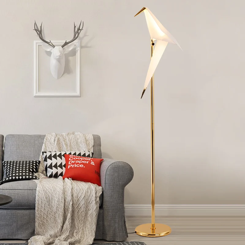 Kunststof gevouwen vloerlamp met vogelvorm moderne stijl LED-vloerlamp met gouden afwerking warm/wit licht Clearhalo