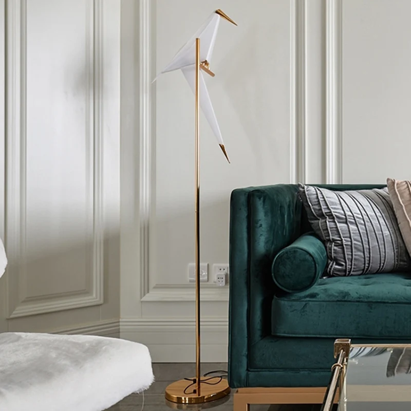 Kunststof gevouwen vloerlamp met vogelvorm moderne stijl LED-vloerlamp met gouden afwerking warm/wit licht Clearhalo