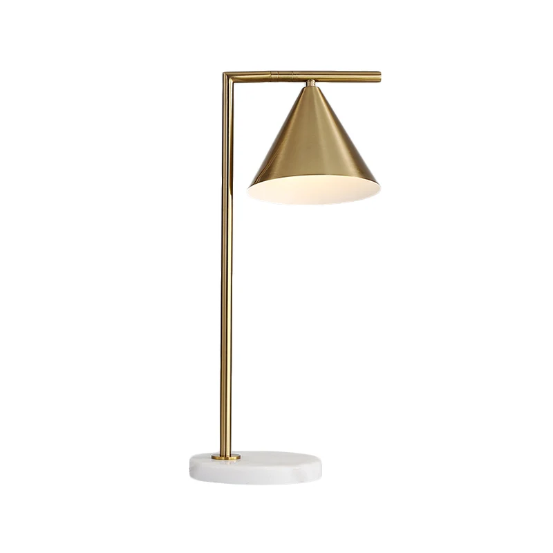 1 lamp nachtkastje taakverlichting modernistische gouden kleine bureaulamp met kegelvormige metalen kap Clearhalo