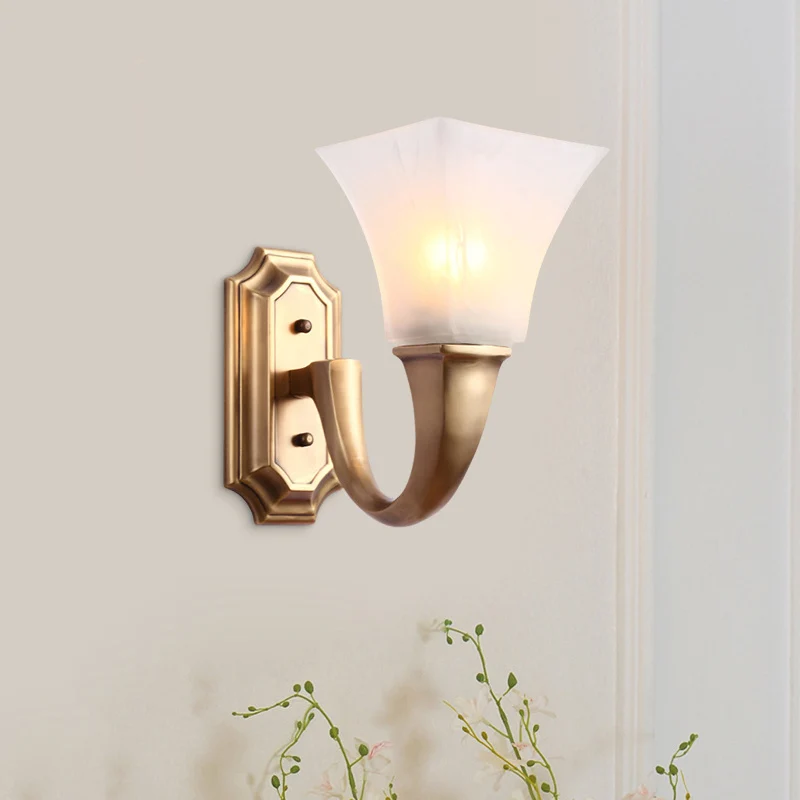 1 lamp schanslamp met uitlopende kap matglas vintage stijl slaapkamer wandmontage lamp goud Clearhalo