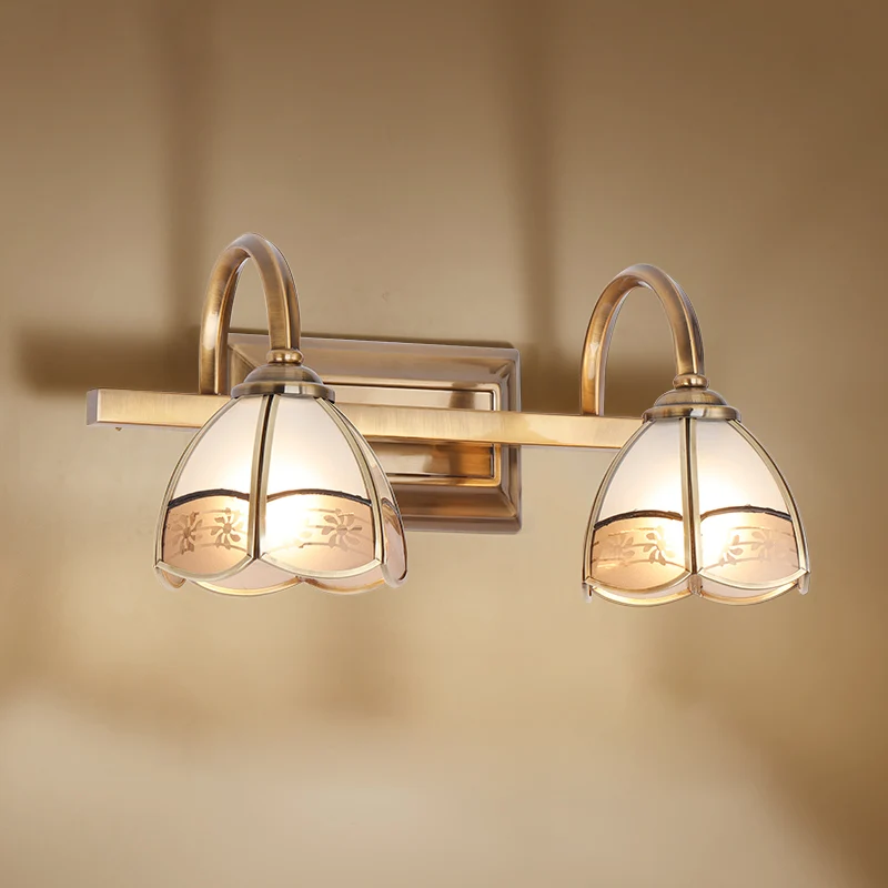 2/3 lampen lineair wandgemonteerd licht traditioneel messing metalen make-uplamparmatuur met koepel matglazen kap Clearhalo