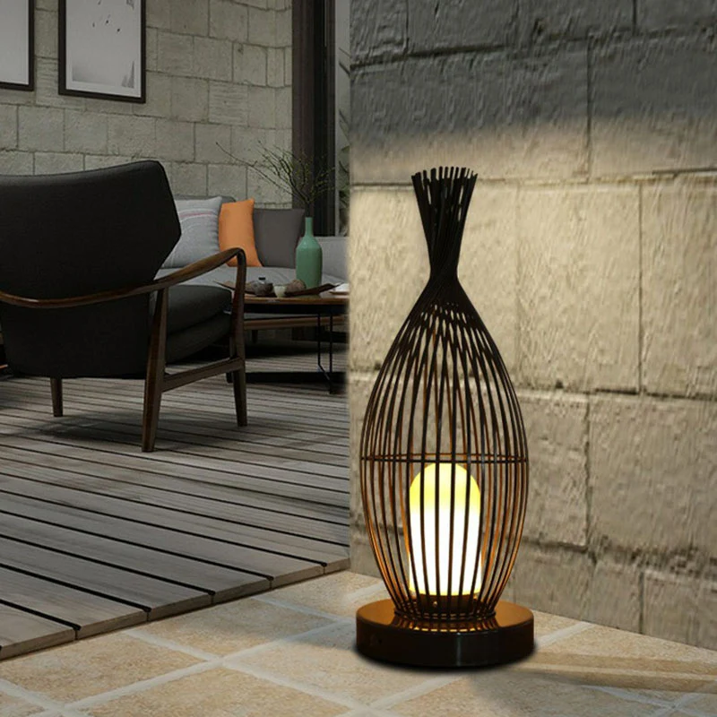 Langwerpige gazonverlichting Simplicity Iron 1-lichtbruine vloerlamp met acrylkap Clearhalo
