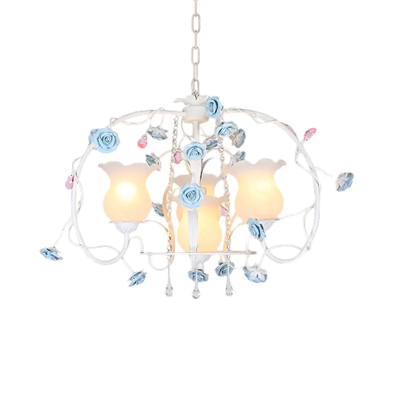 Langwerpige metalen kroonluchter lichte romantische pastorale 4-kops slaapkamer hanglamp met witte glazen kap Clearhalo