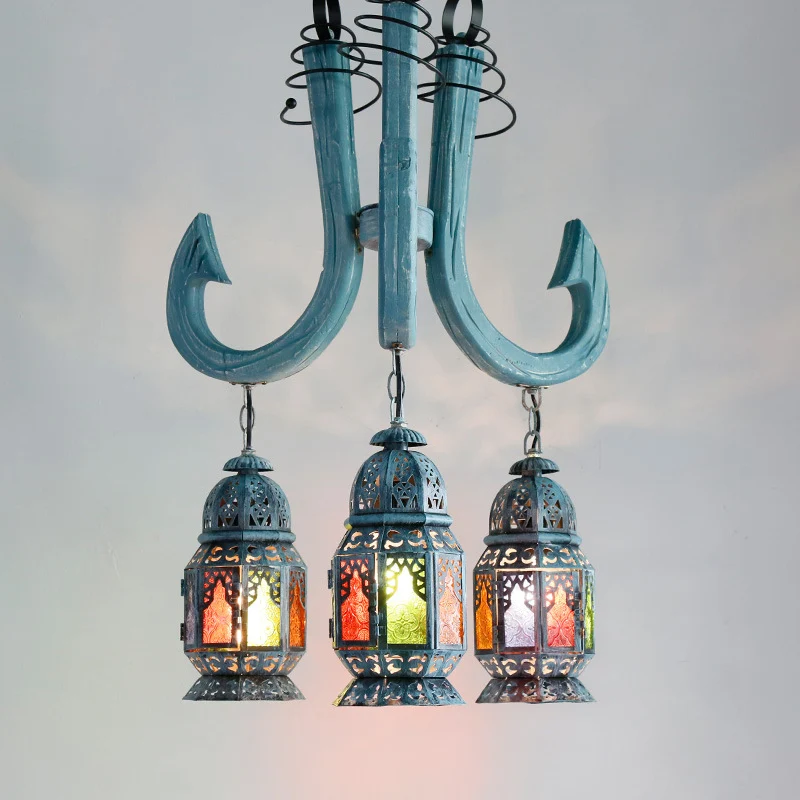 Lantaarn-hangende kroonluchter, 3-lichts, mediterraan blauwe metalen hanglamp met houten haakstaaf Clearhalo
