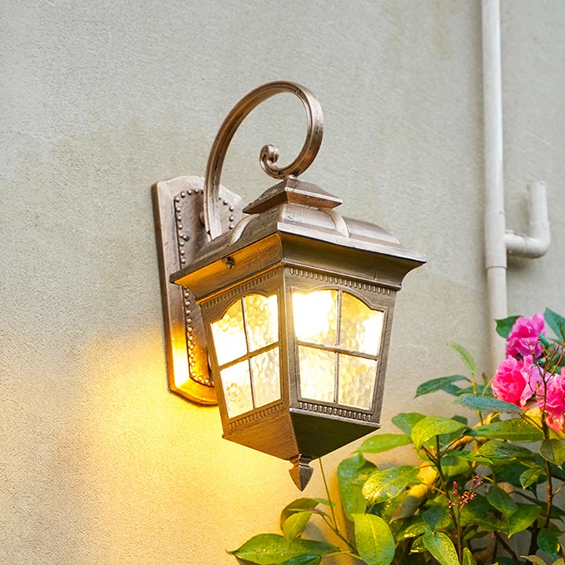 Lantern Yard wandgemonteerde verlichting Klassiek helder rimpelglas 1-lichts bronzen wandkandelaar Clearhalo