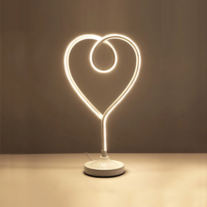 LED-woonkamerbureaulamp eigentijds goud/wit taakverlichting met hartvormige acrylkap Clearhalo